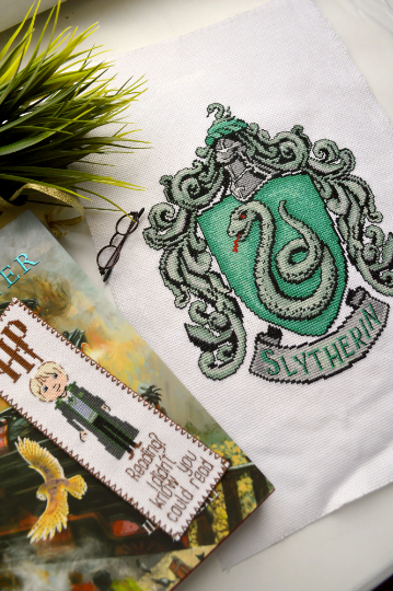 Counted Cross Stitch Pattern "Slytherin Crest" - Download in PDF