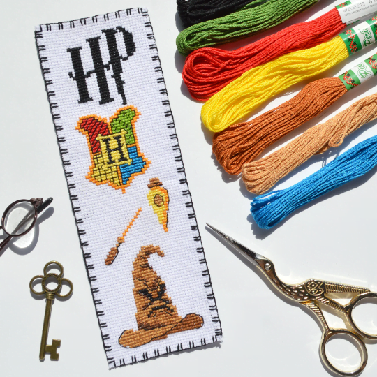 Counted Cross Stitch Pattern of Bookmark "Harry Potter: Sorting Hat" - Download in PDF