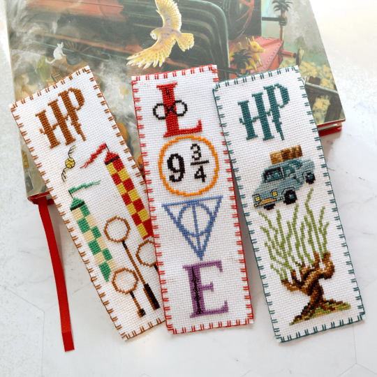 Counted Cross Stitch Pattern of Bookmark "HP Love" - Download in PDF SK2-151
