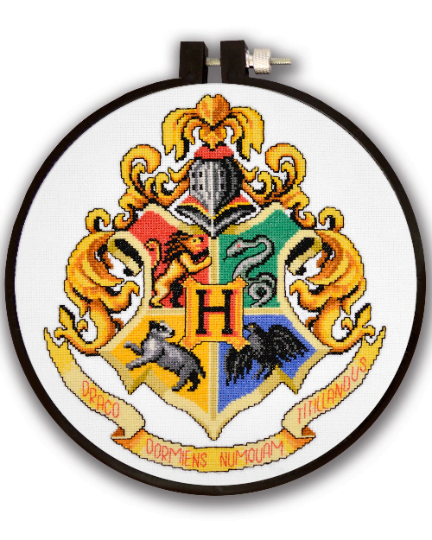 Counted Cross Stitch Pattern 'Hogwarts School Crest' - Download in PDF