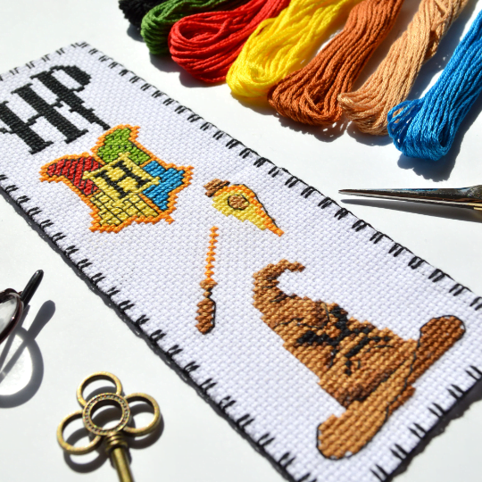 Counted Cross Stitch Pattern of Bookmark "Harry Potter: Sorting Hat" - Download in PDF