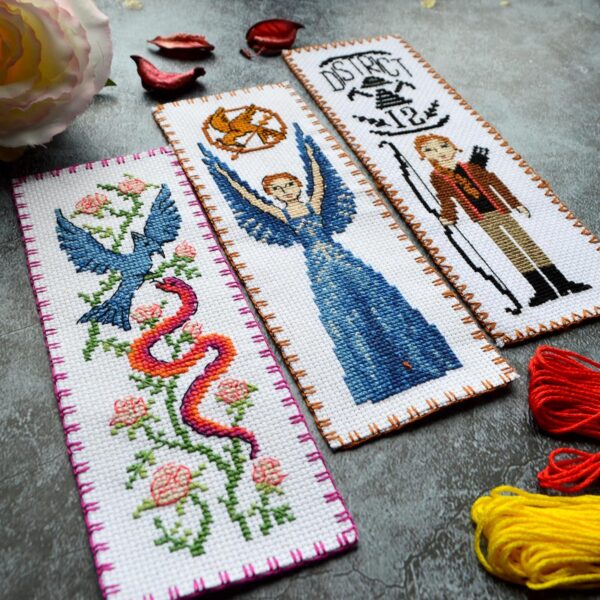 Counted Cross Stitch Bookmark Kit "The Hunger Games: The Ballad of Songbirds & Snakes"